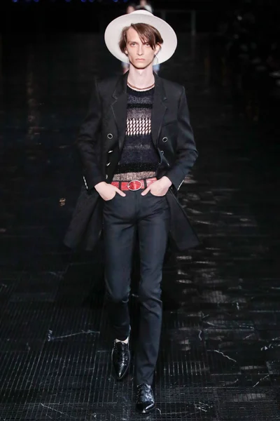 Look 37